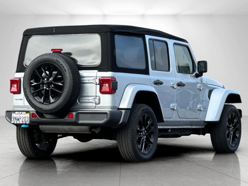 Used 2024 Jeep Wrangler Unlimited Sahara AWD/4WD image 3