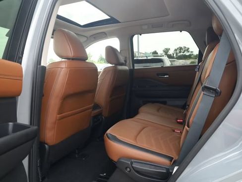 Used 2025 Nissan Pathfinder Platinum w/ Cargo Package FWD image 23