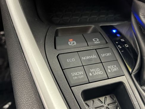 Used 2024 Toyota RAV4 LE image 32