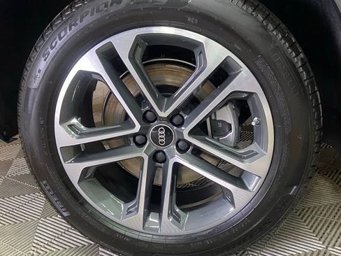 New 2025 Audi Q5 Premium image 9