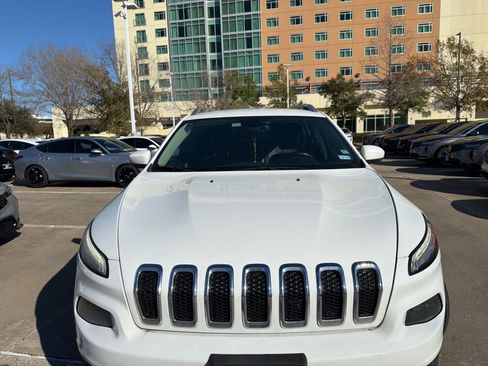 Used 2014 Jeep Cherokee Limited image 2