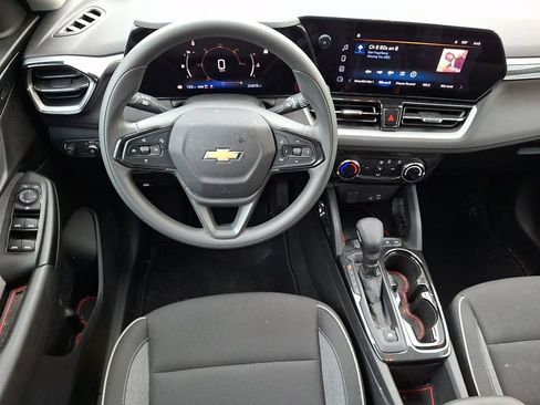 Used 2024 Chevrolet TrailBlazer LT w/ Driver Confidence Package AWD/4WD image 11
