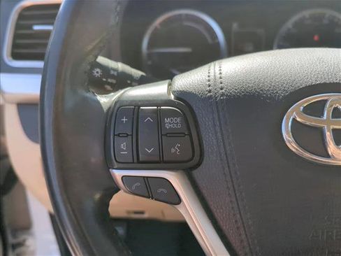 Used 2019 Toyota Highlander Limited image 13
