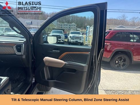 Used 2024 GMC Canyon Denali w/ LPO, Denali Black Edition AWD/4WD image 18