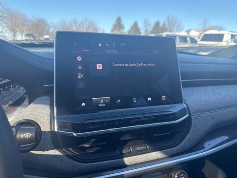 Used 2024 Jeep Compass Sport image 21