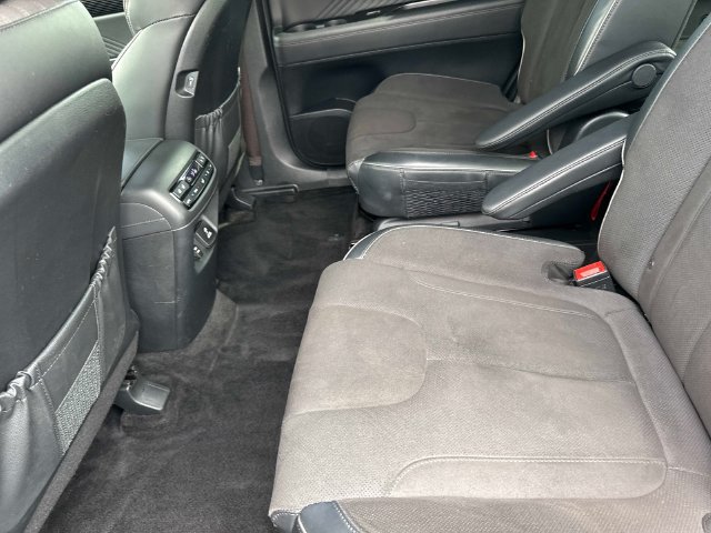 Used 2025 Hyundai Palisade Calligraphy AWD/4WD image 13
