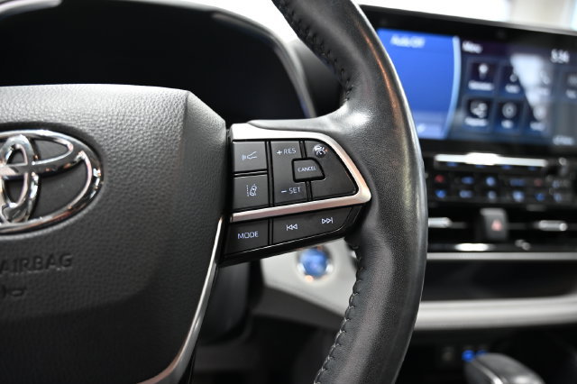 Used 2022 Toyota Highlander Platinum AWD/4WD image 28