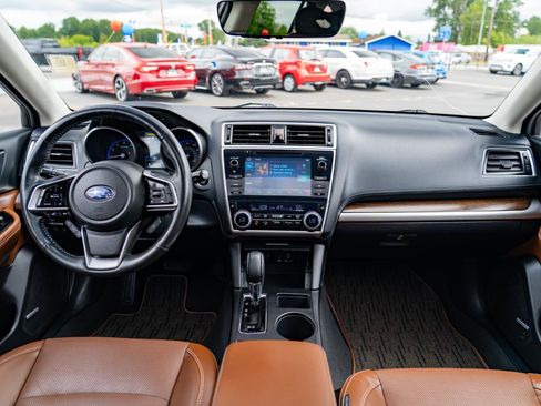 Used 2019 Subaru Outback 3.6R Touring w/ Popular Package #3A AWD/4WD image 19