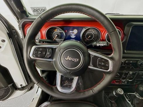 Used 2023 Jeep Wrangler Unlimited Rubicon AWD/4WD image 11
