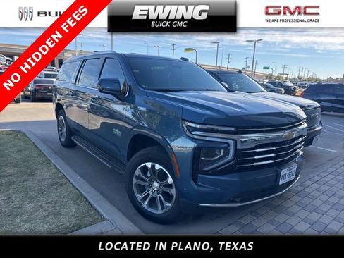 Used 2025 Chevrolet Suburban LT w/ Comfort Package image 1