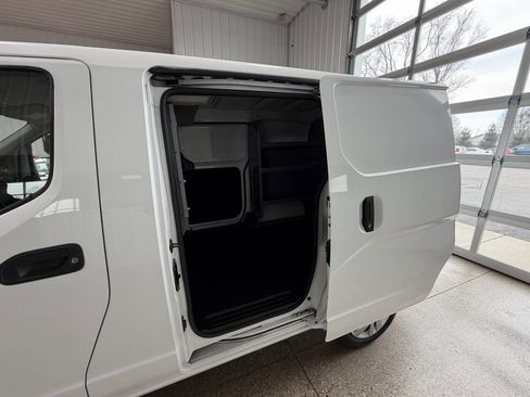 Used 2017 Nissan NV200 SV w/ Technology Package image 23