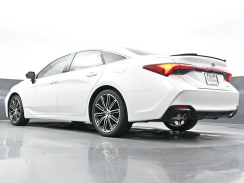 Used 2019 Toyota Avalon XSE image 47