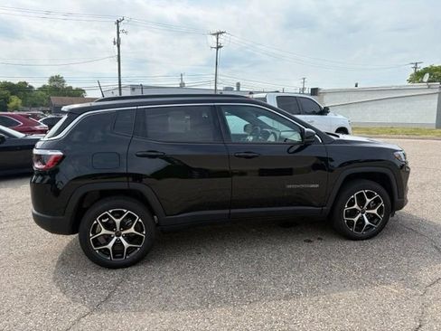 Used 2026 Jeep Compass Limited AWD/4WD image 6