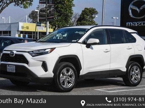 Used 2023 Toyota RAV4 XLE FWD image 3