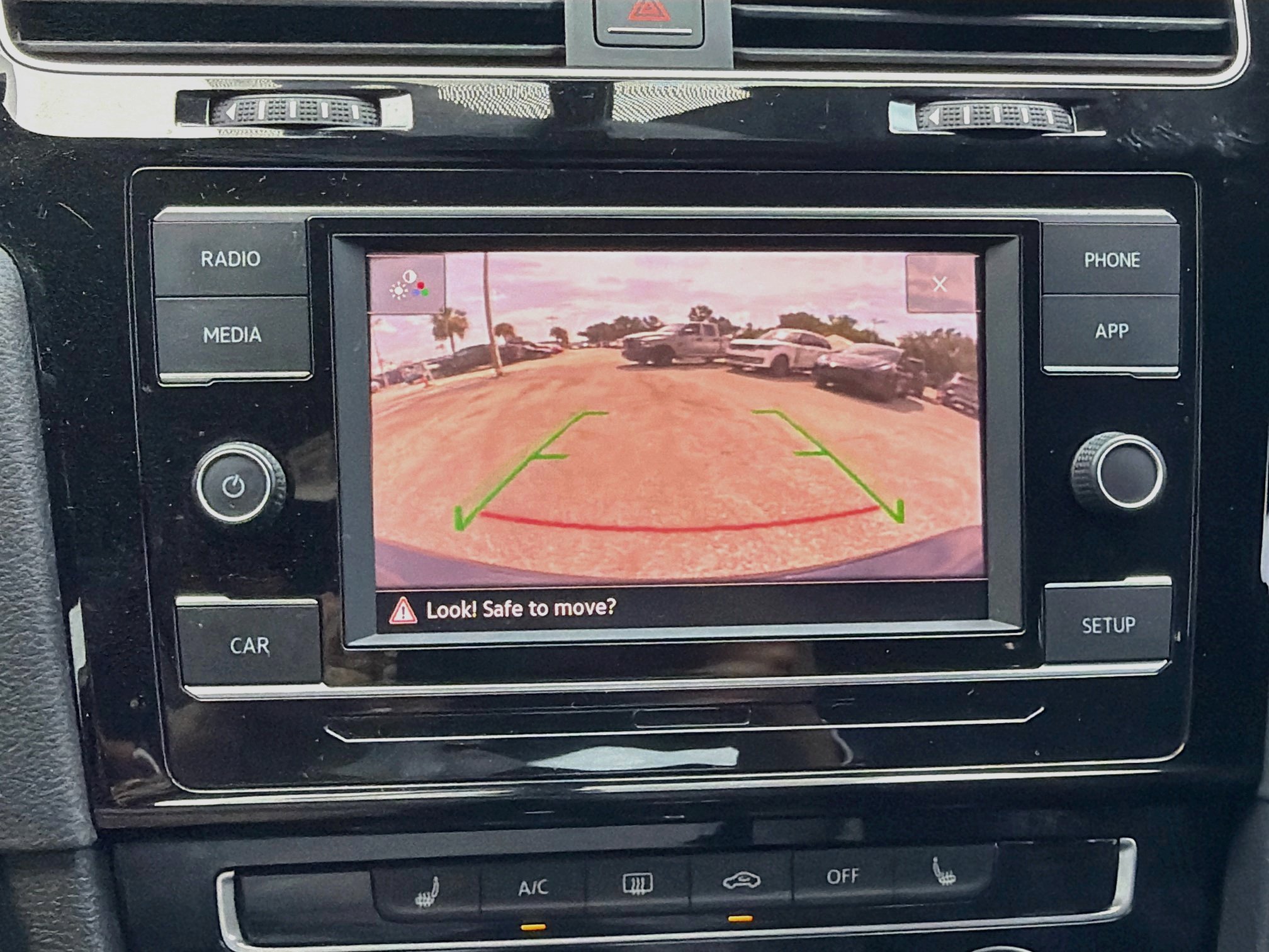 Used 2018 Volkswagen GTI S FWD image 31