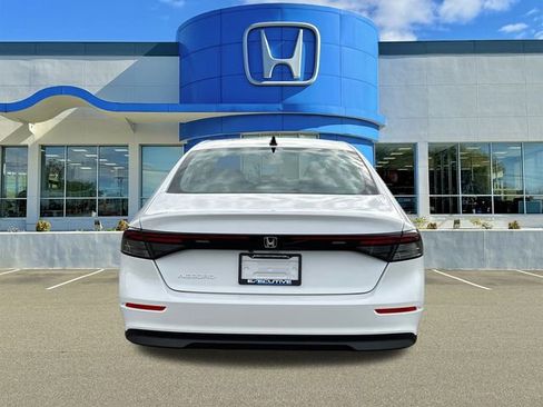 New 2025 Honda Accord SE image 3
