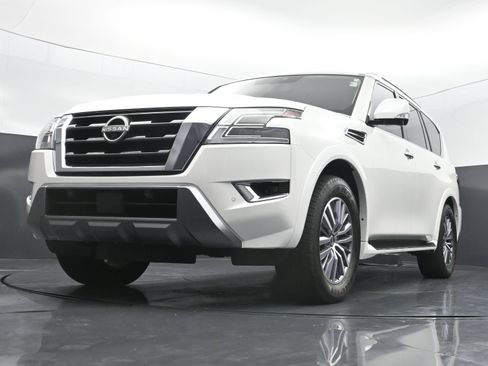 Used 2023 Nissan Armada SL w/ Captain's Chairs Package AWD/4WD image 35