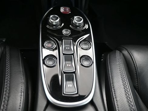 Used 2023 McLaren GT RWD image 18