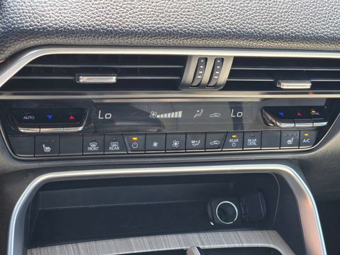 Certified 2024 MAZDA CX-90 Plug-In Hybrid w/ Preferred AWD/4WD image 27