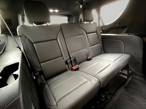 Used 2023 Chevrolet Suburban Z71 w/ Z71 Off-Road Package AWD/4WD image 26