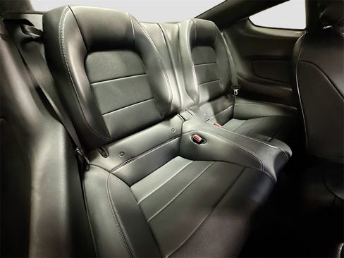 Used 2015 Ford Mustang GT Premium image 26