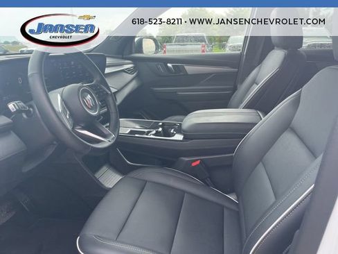 Used 2025 Buick Enclave Preferred FWD image 10