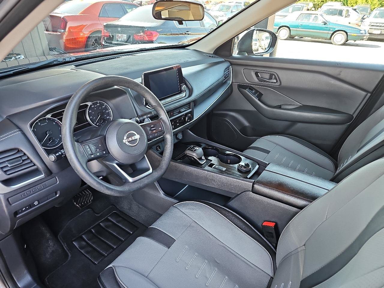 Used 2024 Nissan Rogue S AWD/4WD image 10