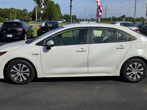 Used 2020 Toyota Corolla LE FWD image 5
