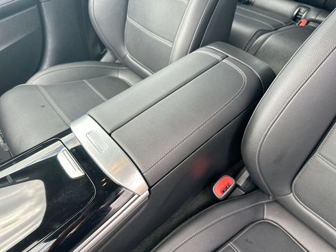 Used 2025 Mercedes-Benz C 300 4MATIC Sedan image 21