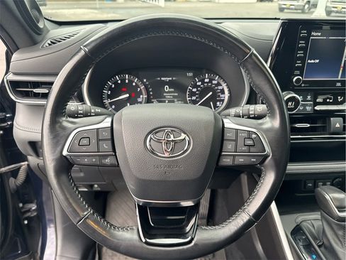 Used 2021 Toyota Highlander XSE image 9