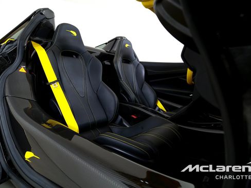 Used 2022 McLaren 765LT RWD image 20
