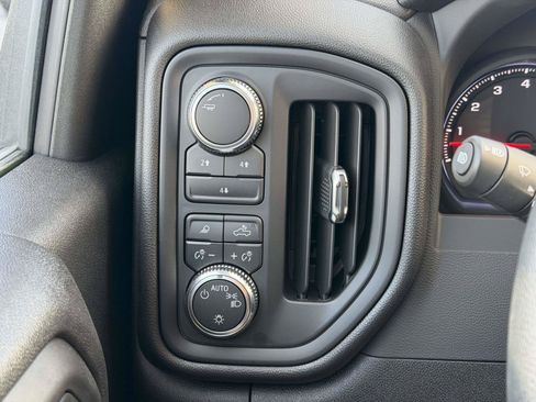 Used 2025 GMC Sierra 2500 Pro AWD/4WD image 13