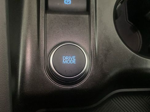 Used 2025 Ford Explorer Active AWD/4WD image 6