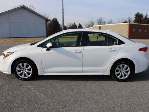 Used 2024 Toyota Corolla LE image 6