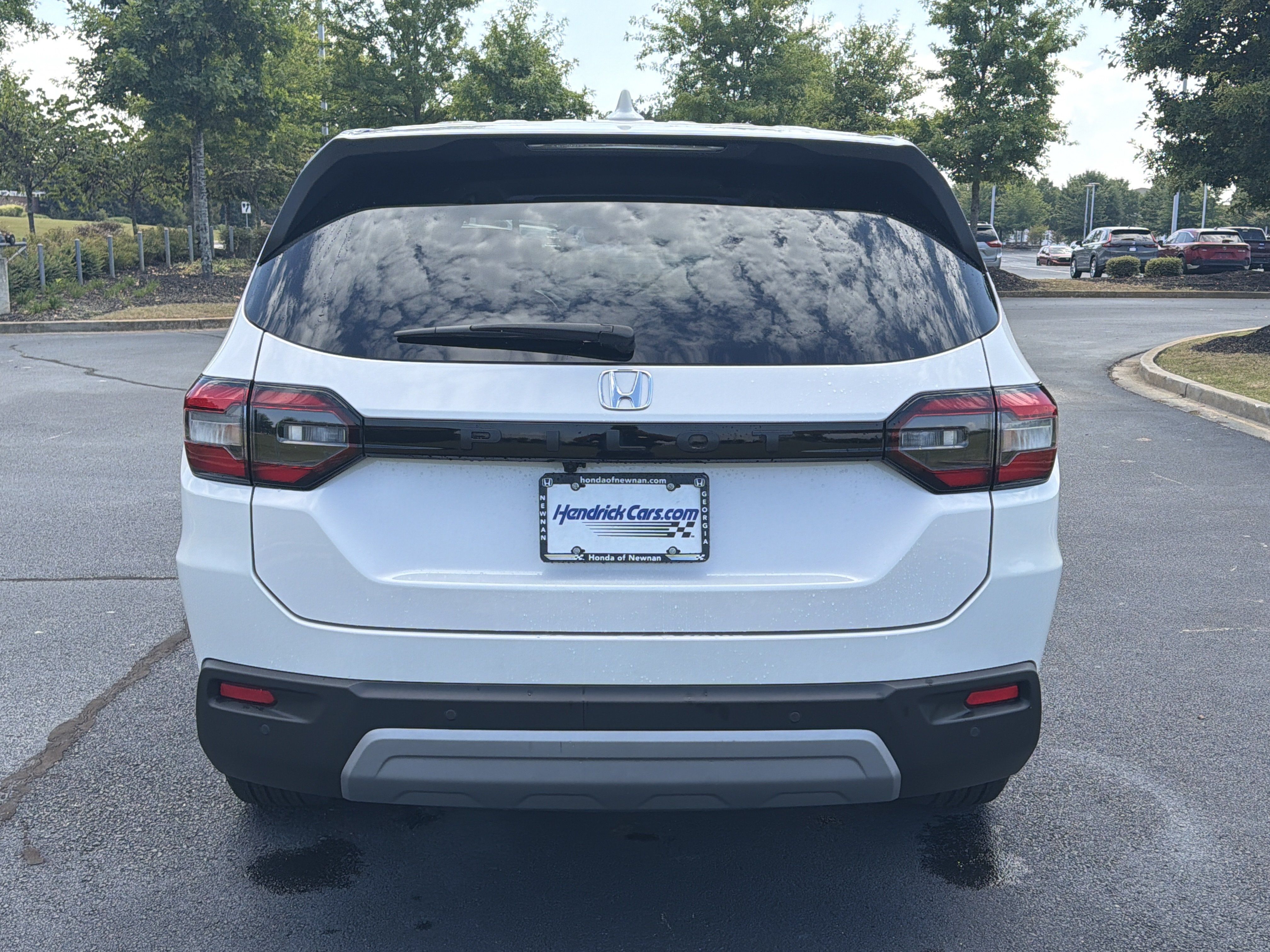 Used 2025 Honda Pilot EX-L image 8