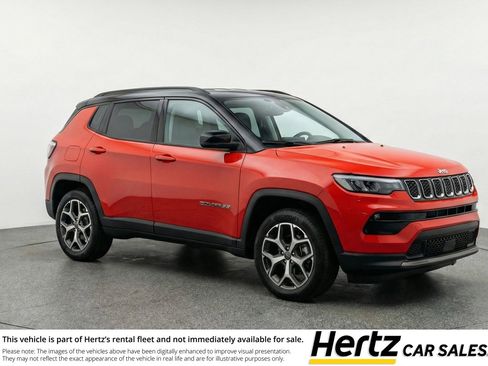Used 2025 Jeep Compass Limited image 1