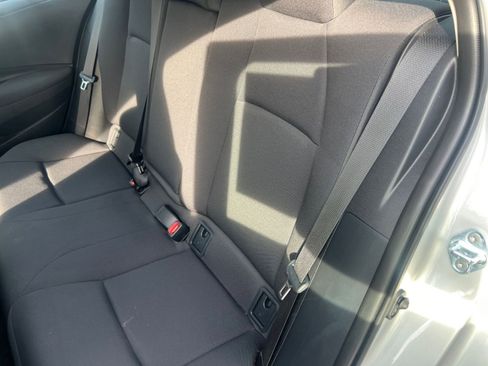 Used 2025 Toyota Corolla LE image 31