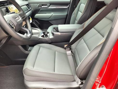 New 2026 GMC Terrain AT4 w/ Technology Package II AWD/4WD image 12