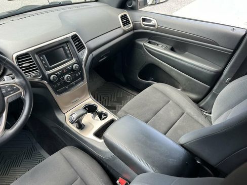 Used 2015 Jeep Grand Cherokee Laredo w/ Quick Order Package 23E AWD/4WD image 19