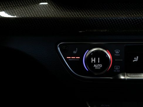 Used 2020 Audi SQ5 Premium Plus w/ Premium Plus Package image 33