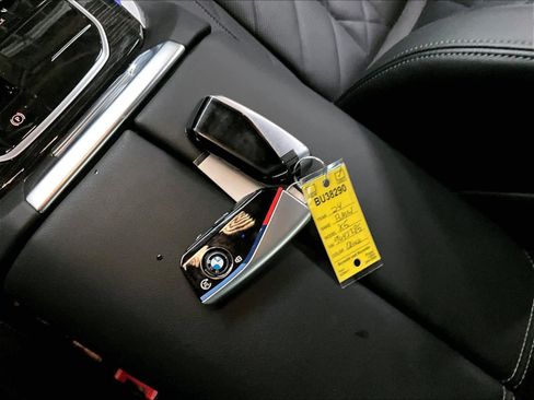 Used 2024 BMW X5 xDrive40i w/ Executive Package image 12