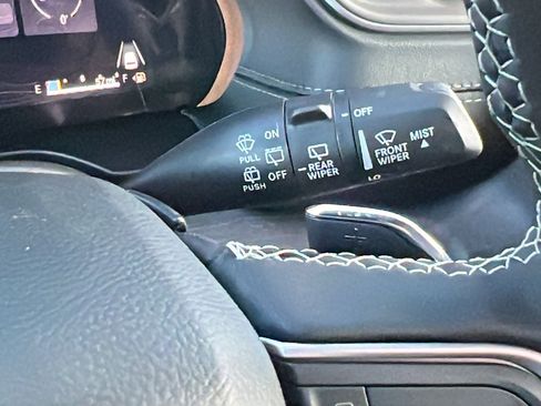 New 2025 Jeep Grand Cherokee Limited w/ Luxury Tech Group II image 34