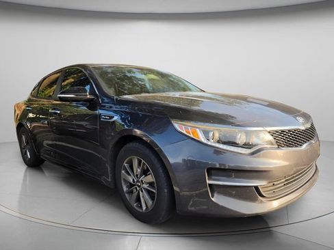 Used 2017 Kia Optima LX w/ Value Package FWD image 4