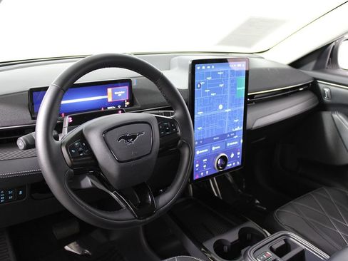 Used 2025 Ford Mustang Mach-E Select w/ Comfort Package Lite image 7