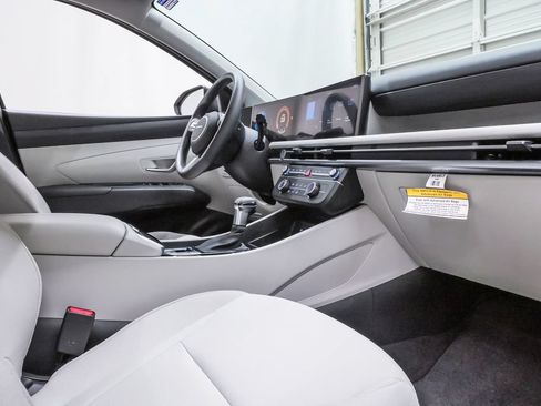 Certified 2026 Hyundai Tucson SE FWD image 12