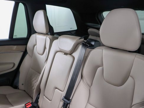 Used 2025 Volvo XC90 B6 Plus AWD/4WD image 25
