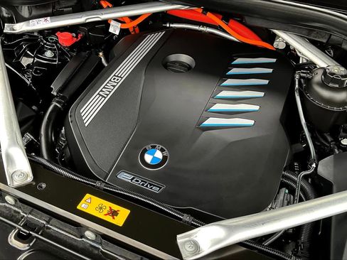 Used 2023 BMW X5 xDrive45e w/ Parking Assistance Package image 31