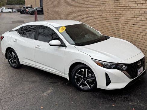 Used 2024 Nissan Sentra SV image 4