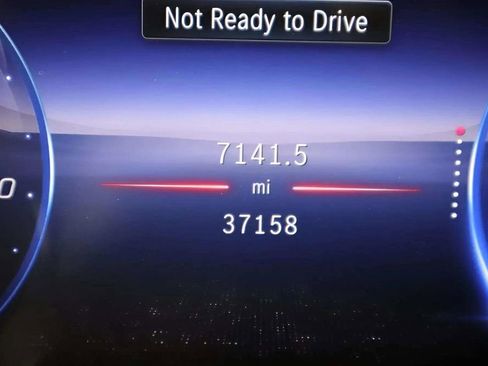 Used 2022 Mercedes-Benz EQS 450+ Sedan image 33
