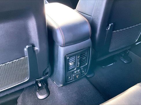 Used 2023 Dodge Durango R/T image 11